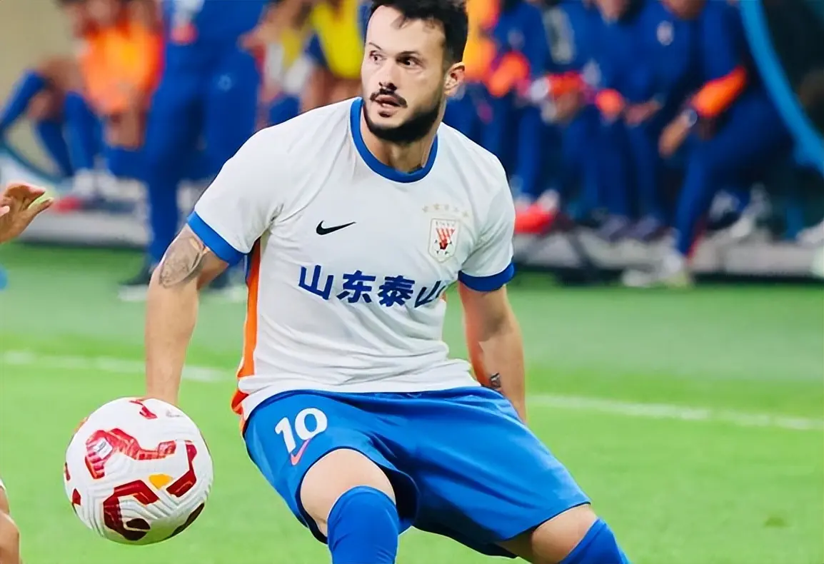 泰山在防守, 对球队敲响 泰山在防守, 对球队敲响